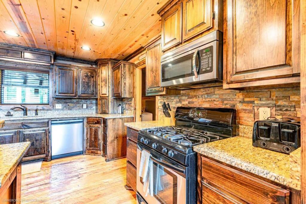 Iron Horse Lodge Sleeps 18, Games, Fire Pit, Hot Tub, Ev, More ブロークン・ボウ エクステリア 写真