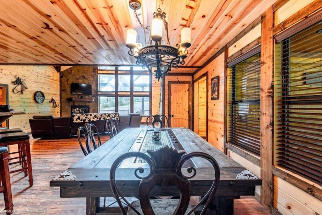 Iron Horse Lodge Sleeps 18, Games, Fire Pit, Hot Tub, Ev, More ブロークン・ボウ エクステリア 写真