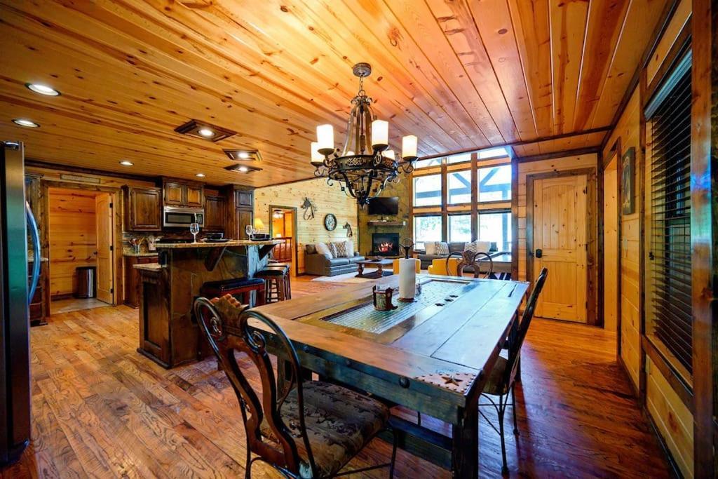 Iron Horse Lodge Sleeps 18, Games, Fire Pit, Hot Tub, Ev, More ブロークン・ボウ エクステリア 写真