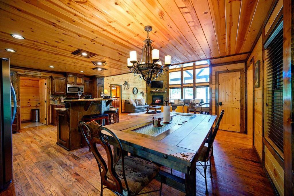 Iron Horse Lodge Sleeps 18, Games, Fire Pit, Hot Tub, Ev, More ブロークン・ボウ エクステリア 写真